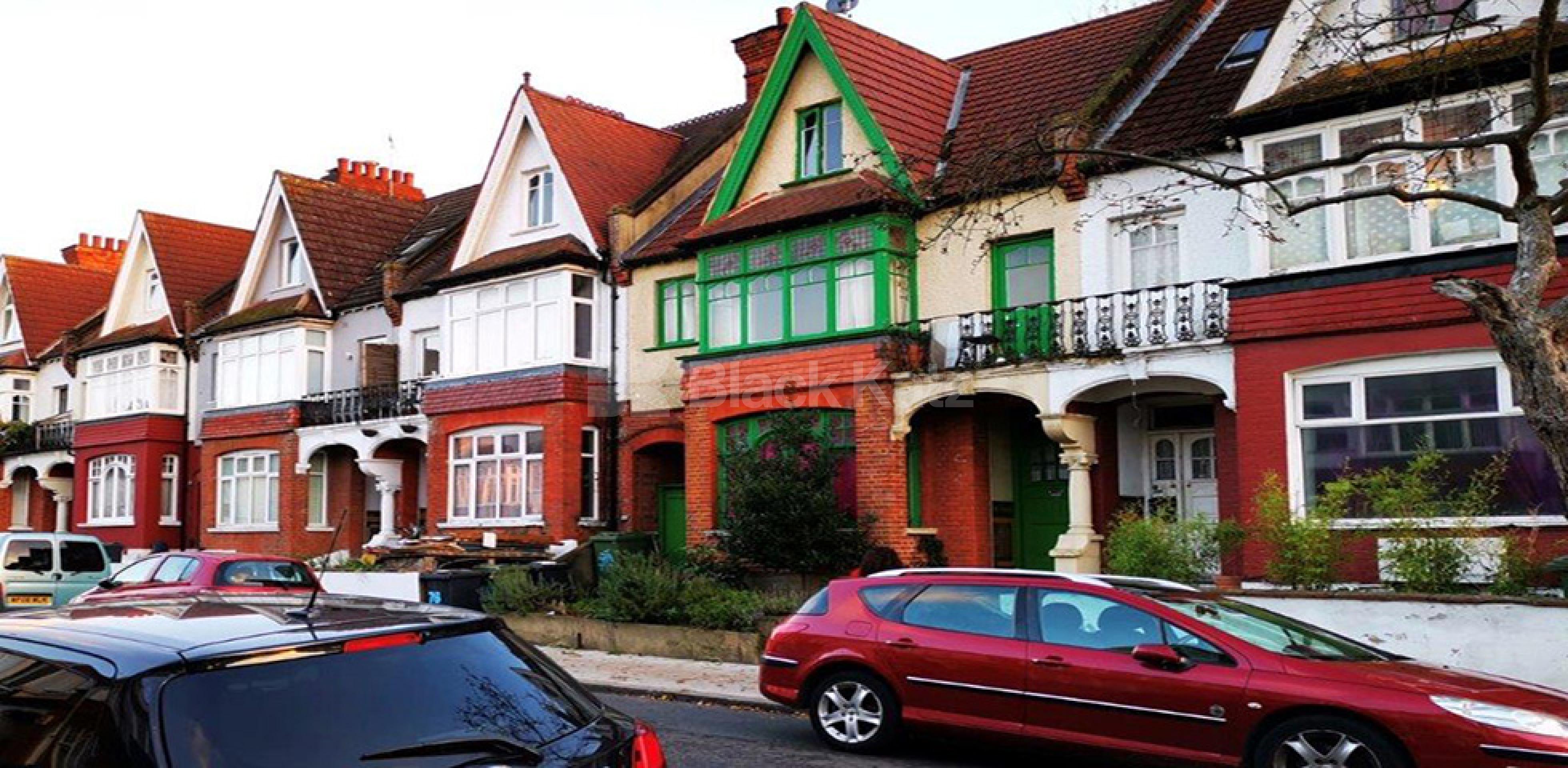 			NEW INSTRUCTION , 1 Bedroom, 1 bath, 1 reception Ground Floor Flat			 Broxholm Road, Streatham/Tulse Hill SE27